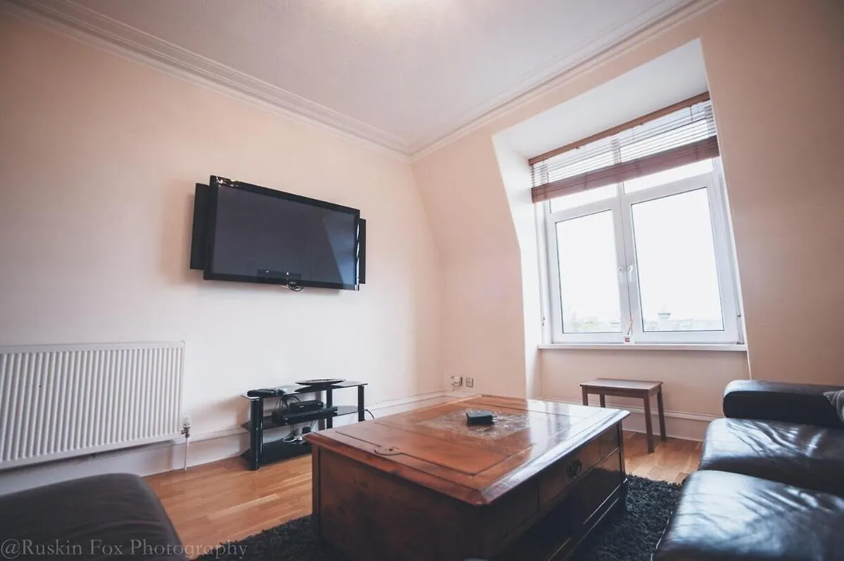 Prime 2 Bedroom City Centre Apt Абердин Великобритания