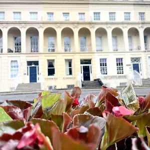 81 Promenade , Cheltenham United Kingdom